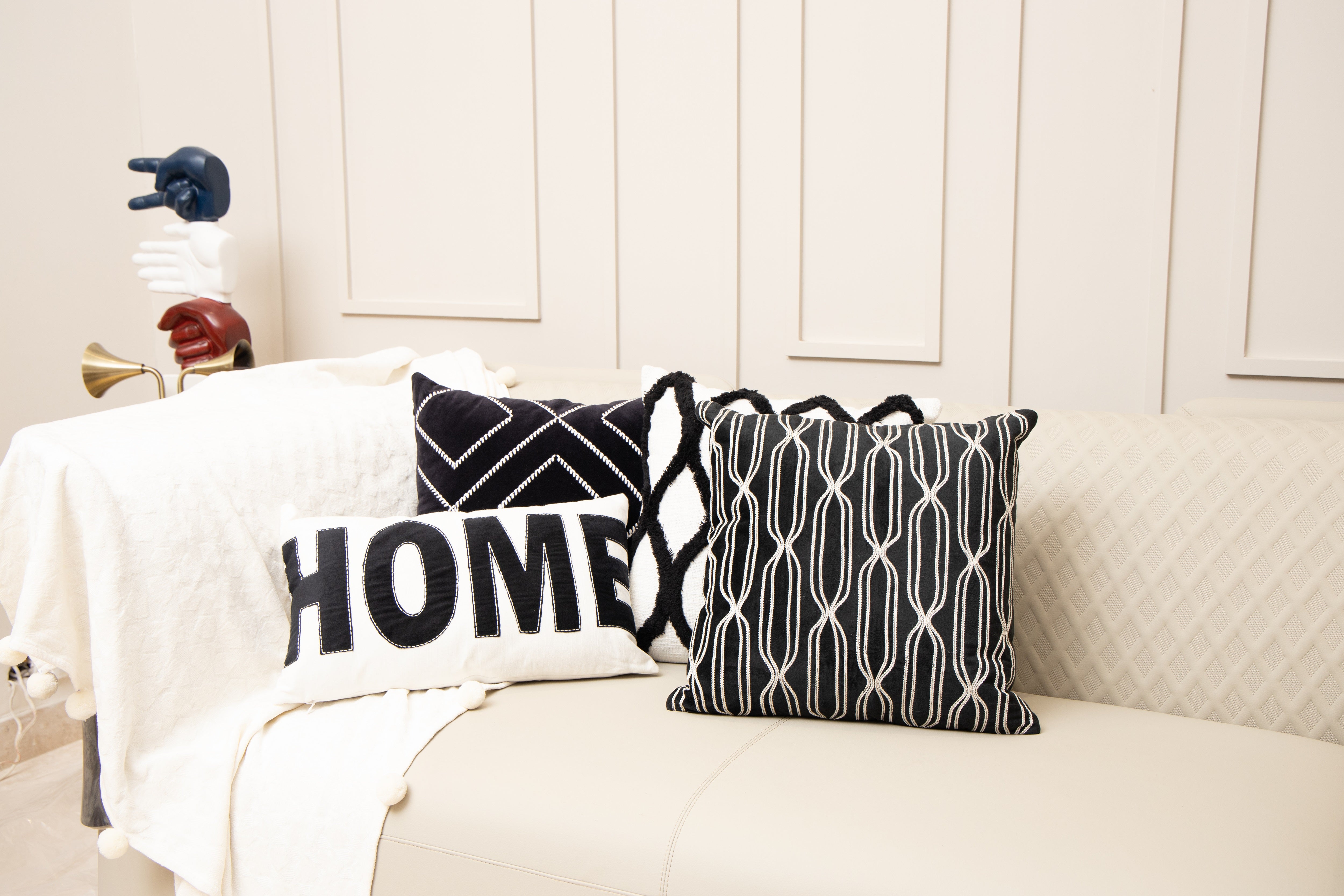 EBONIS SET OF 4