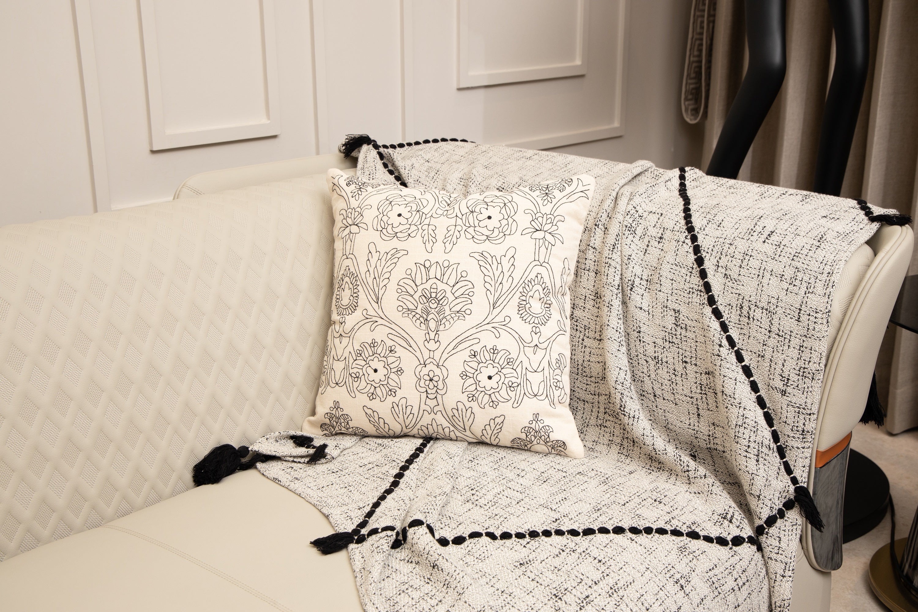 FLORAL DAMASK